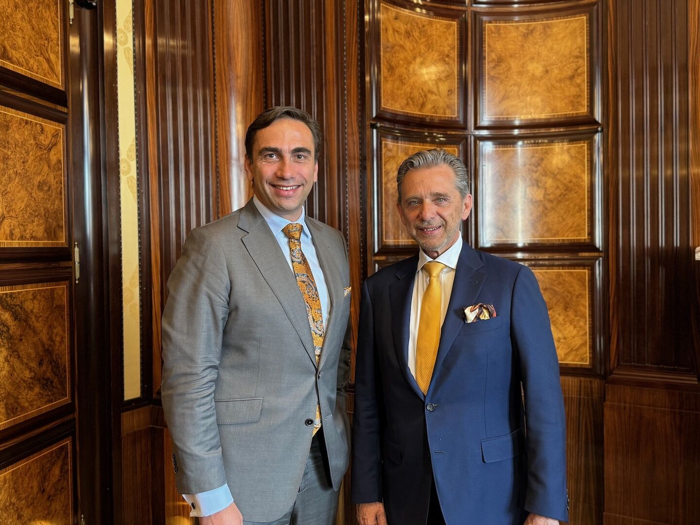 Porträt, nebeneinander stehend