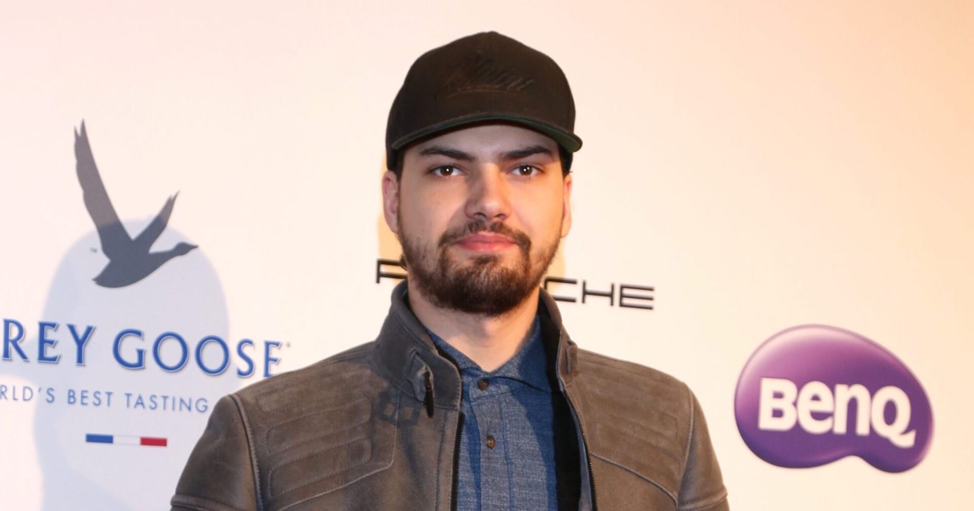 Jimmy Blue Ochsenknecht mit einer schwarzen Kappe.