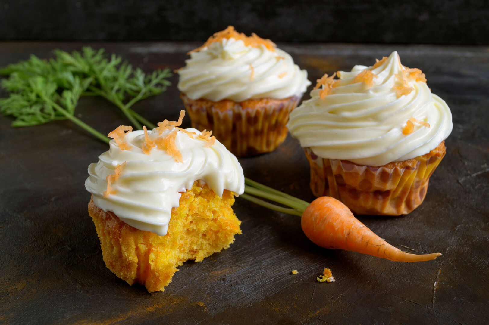 Karotten-Muffins mit Glasur | Credit: iStock.com/Sedaeva
