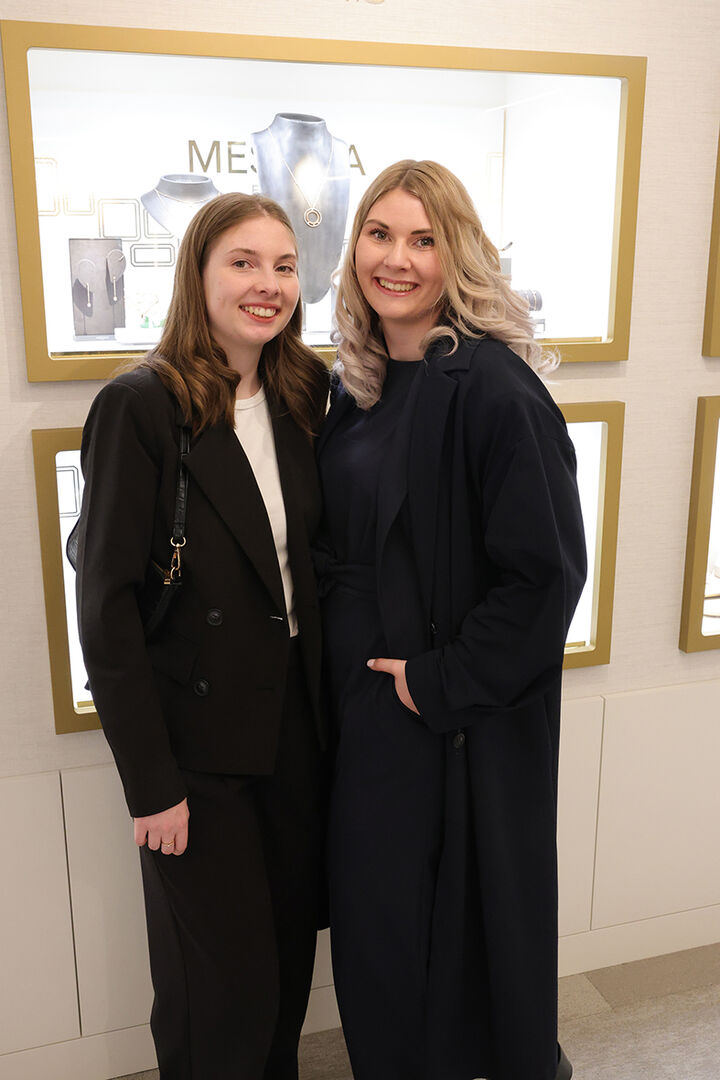 Corina und Nina Vergeiner (Schmuck Schneider)