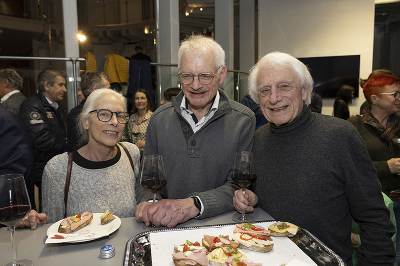 Die Geschwister Margit, Georg und  Alfried Längle (v. li.)