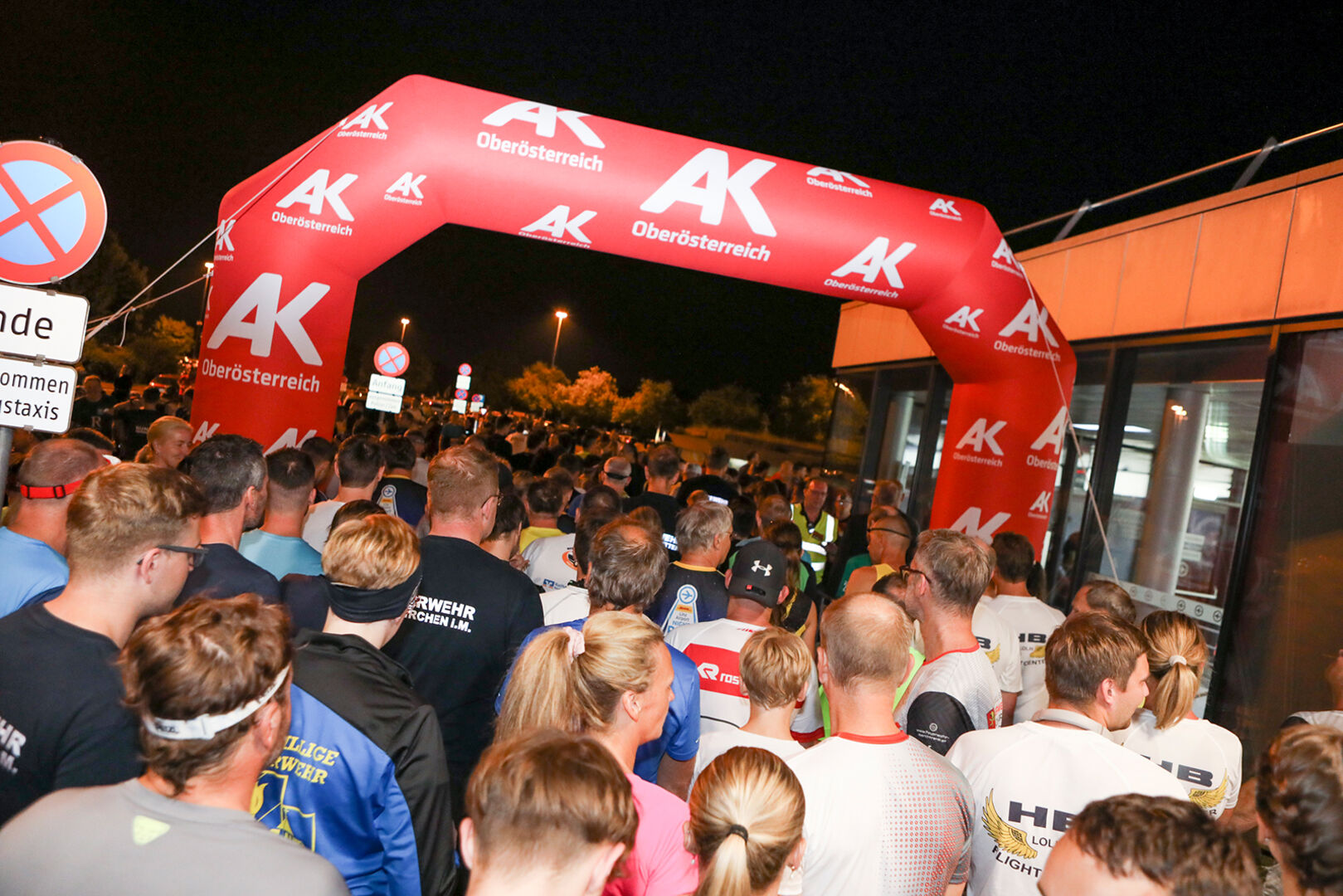 Security-Check vor dem Night Run | Credit: Inge Streif