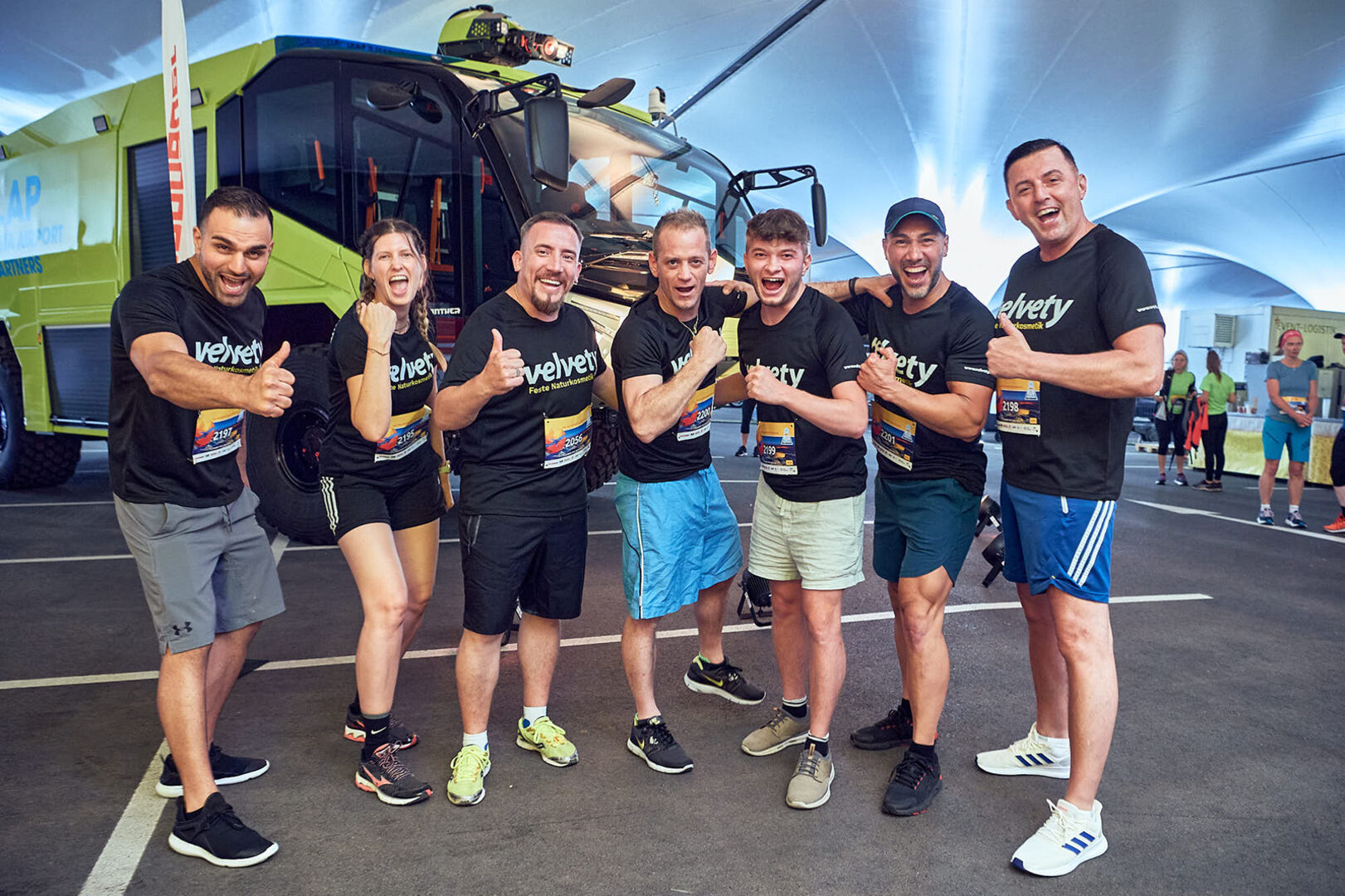 Lauf-Team am Start des Night Run | Credit: Mathias Lauringer