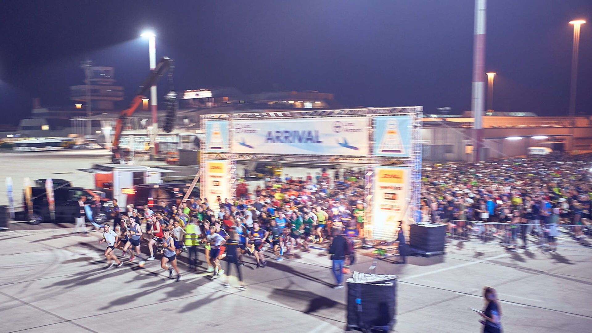 Start des NIGHT RUN am Linzer Flughafen in Hörsching | Credit: Mathias Lauringer