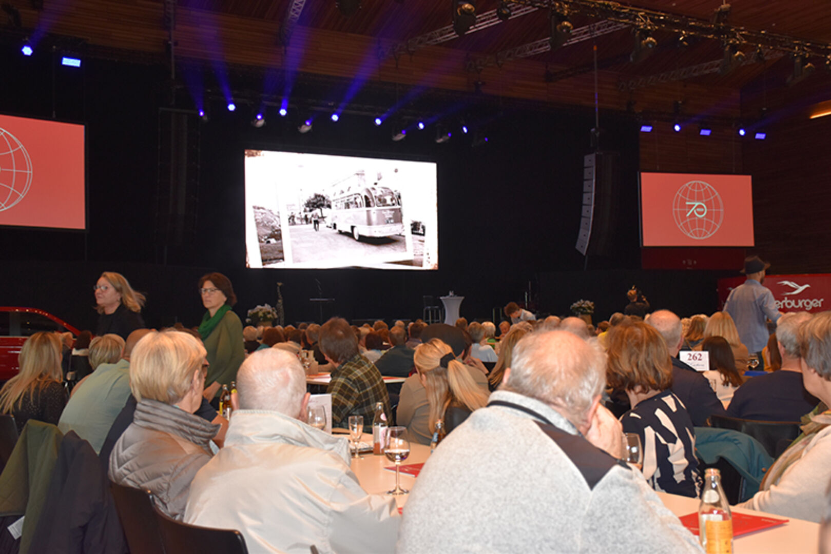 Dreiteilige Video-Zeitreise über 70 Jahre Herburger-Reisen.
