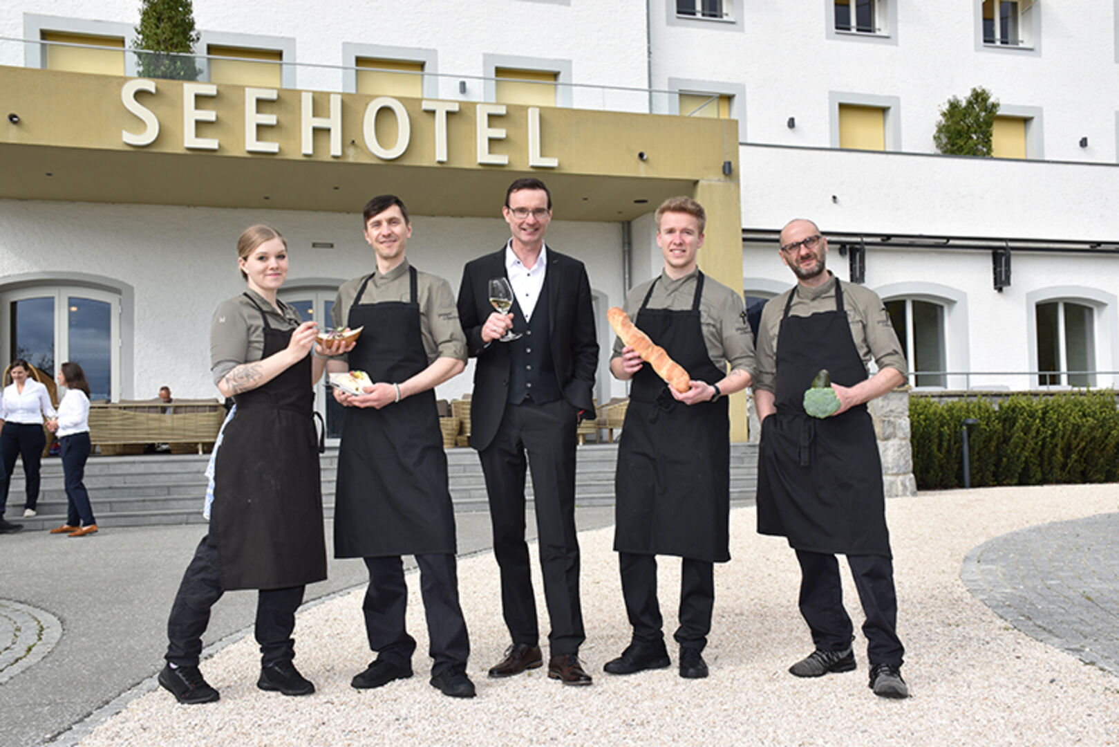 Jannina Scharf, Stefan Brittich, Hoteldirektor Christian Kaindl, Balazs Harsanyi und Martin Komar