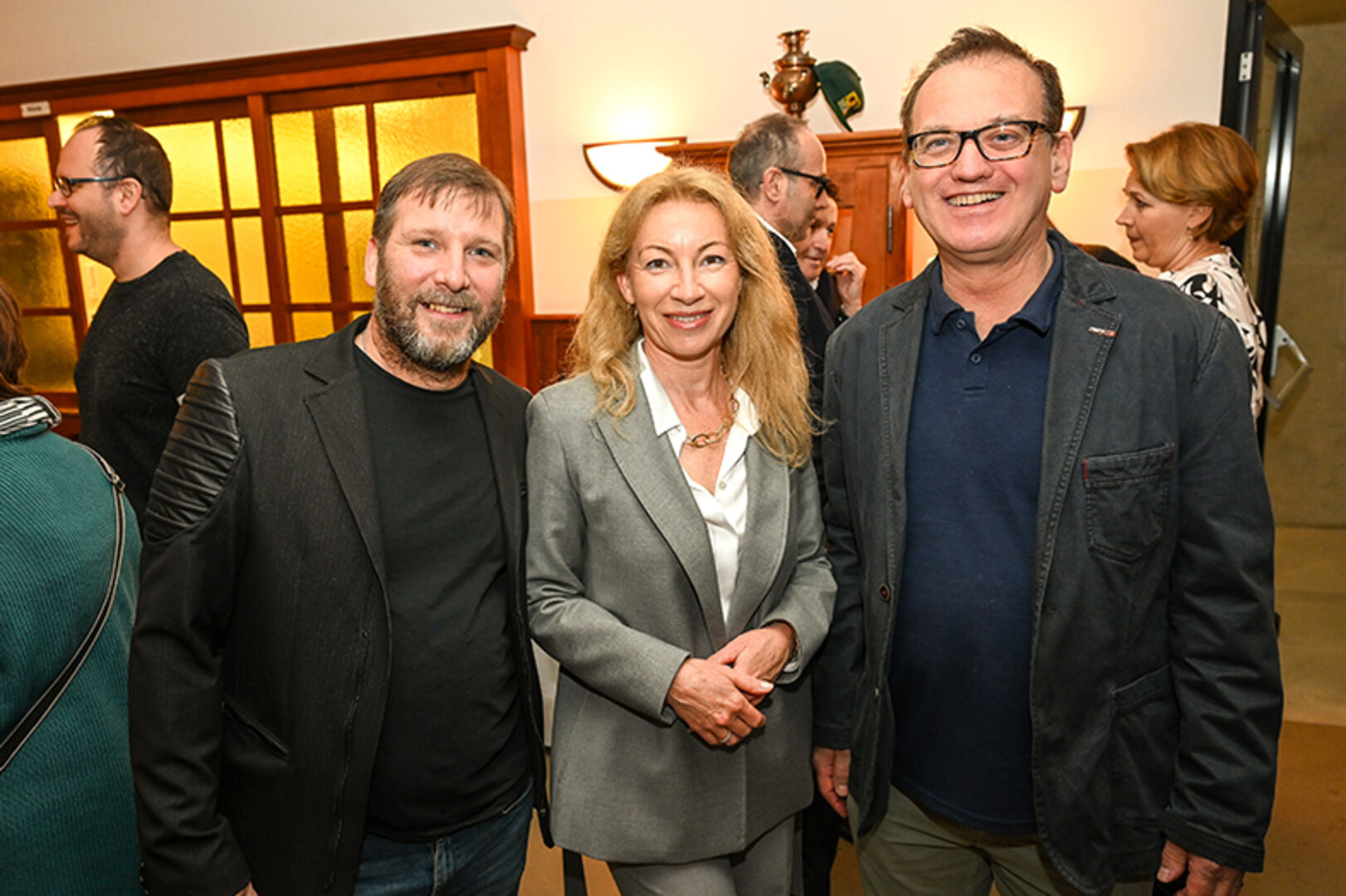 Markus Bortolotti mit Eva Molnar  (O. Rein) und inside-Ehrenobmann  Martin Bargehr (Bäckerei Spiegel)