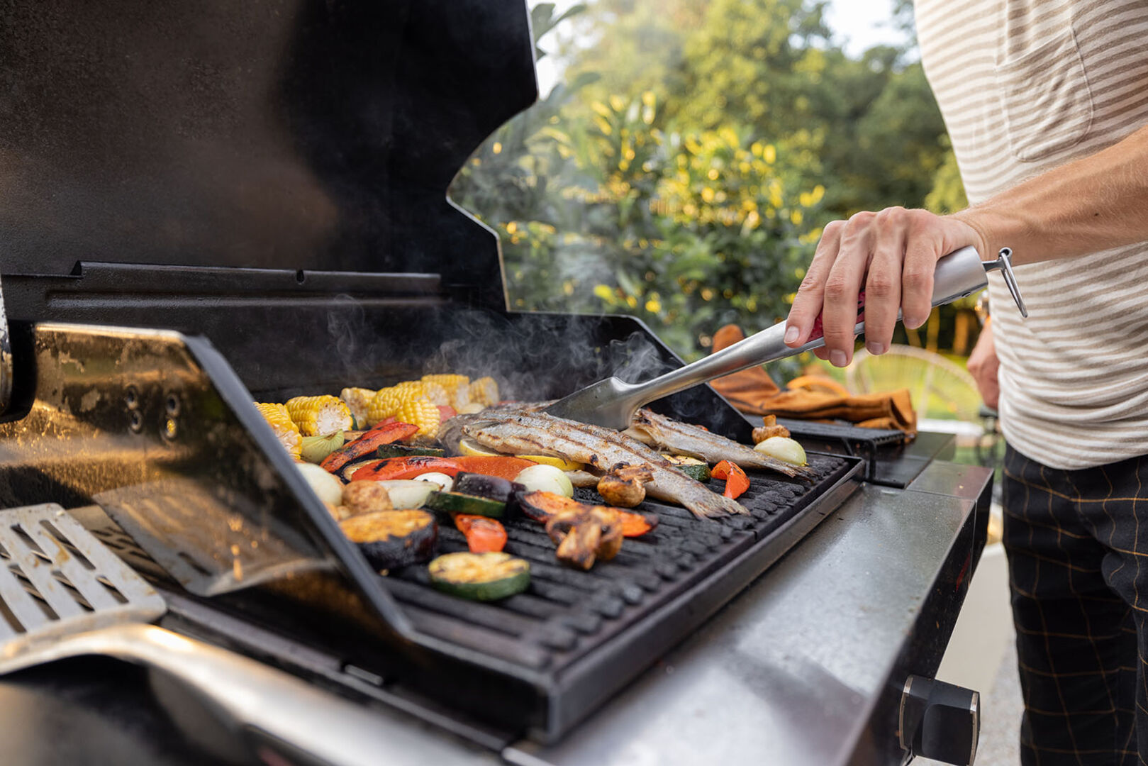 Gemüse grillen | Credit: iStock.com/RossHelen
