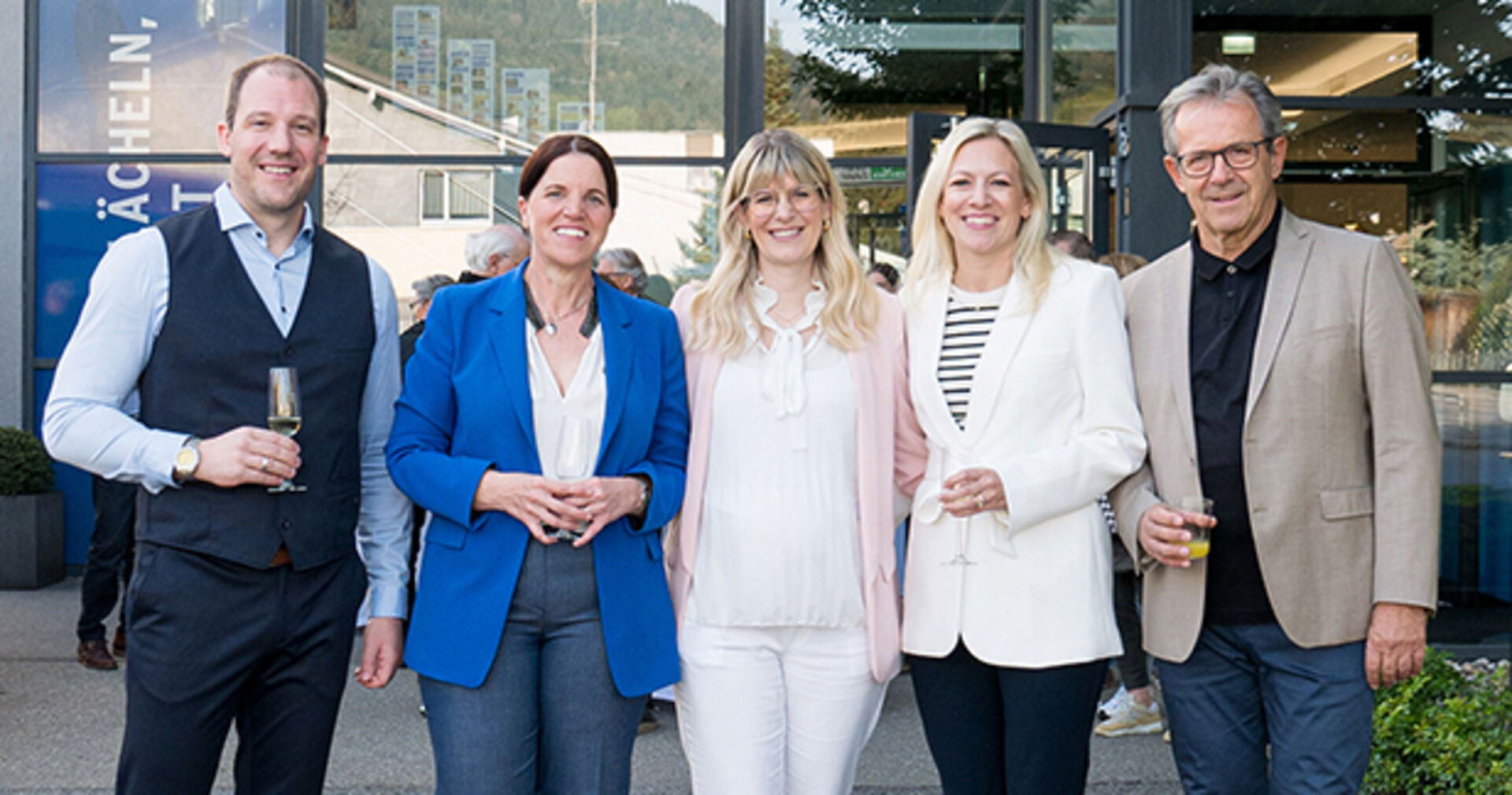 Dr. Jörg Smedek, Dr. Iris Gollmitzer MSc., Dr Vera Huemer-Marquart, Dr. Bianca Huemer und Dr. Peter Huemer. (v. li.)