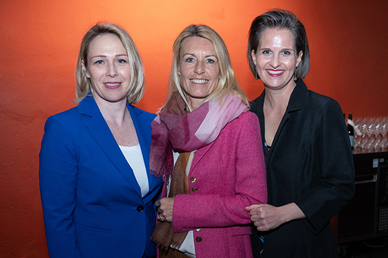 WKV-Vize-Dir. Gudrun Petz-Bechter, WKV Vize-Präs. Petra Kreuzer, Moderatorin Martina Ess