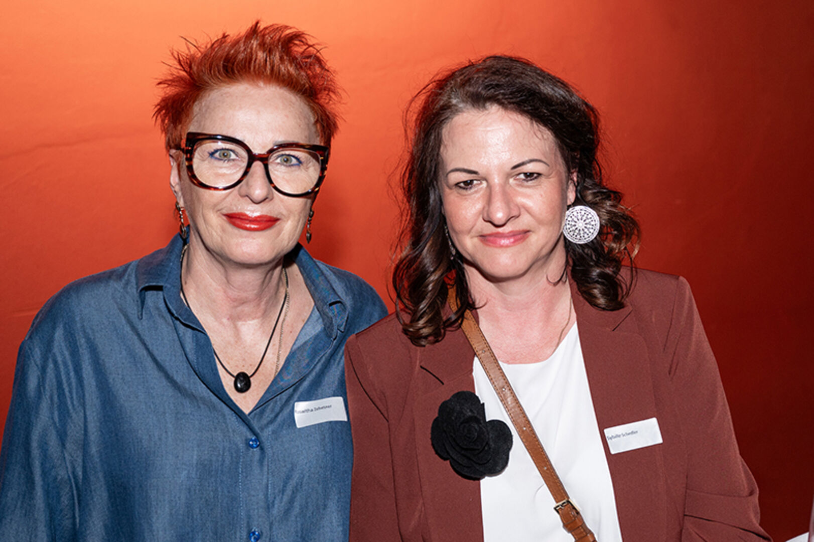 Roswitha Zehetner (Friseurin) und Sybille Schedler (Mediation) (v. li.)