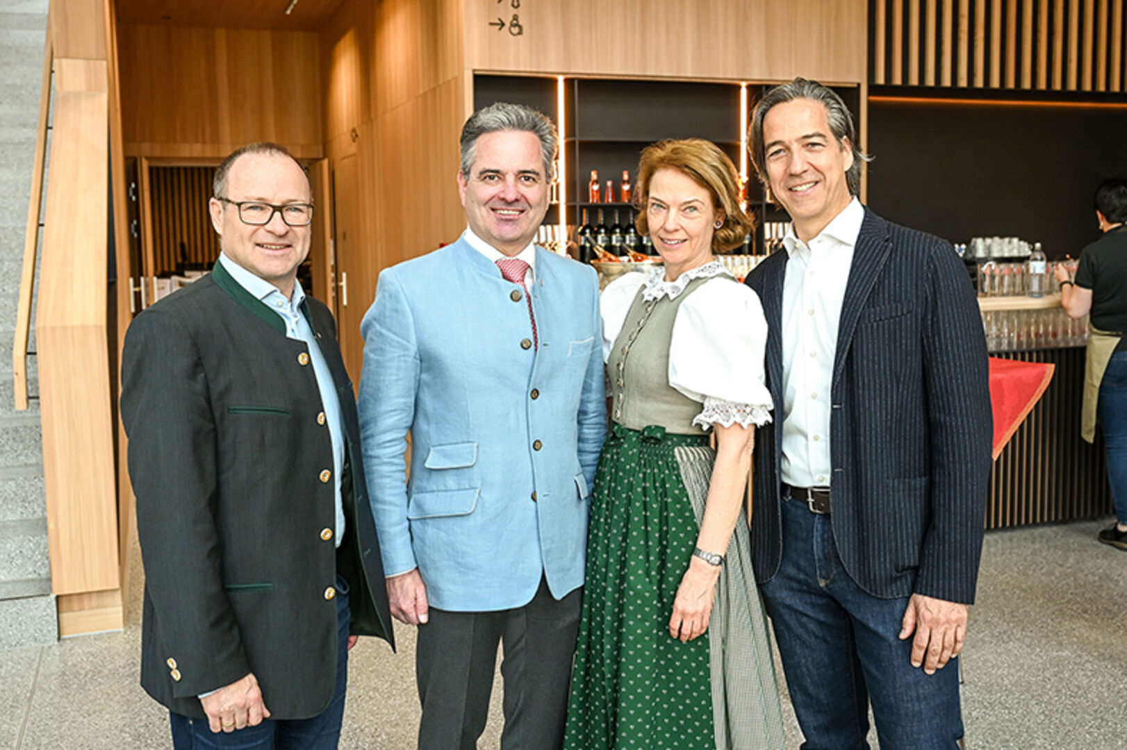Klaus Nussbaumer (Vorstand Lech Bergbahnen), Florian und Sandra  Moosbrugger (Hotel Post) und Axel Pfefferkorn (pepper-collection) (v. li.)