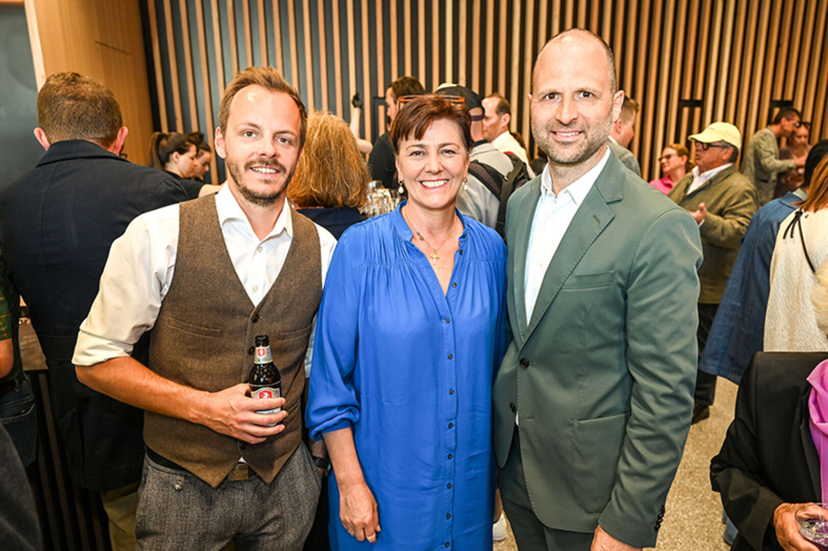 Martin und Raingard Muxel (Hotel Mohnenfluh) mit LR Marco Tittler (v. li.)