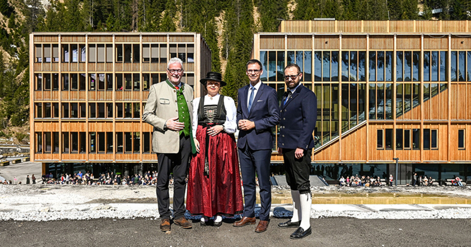 Bgm. Gerhard Lucian, Vize-Bgm. Cornelia Rieser, Landeshauptmann Markus Wallner und Gemeinderat Johannes Pfefferkorn (v. li.)