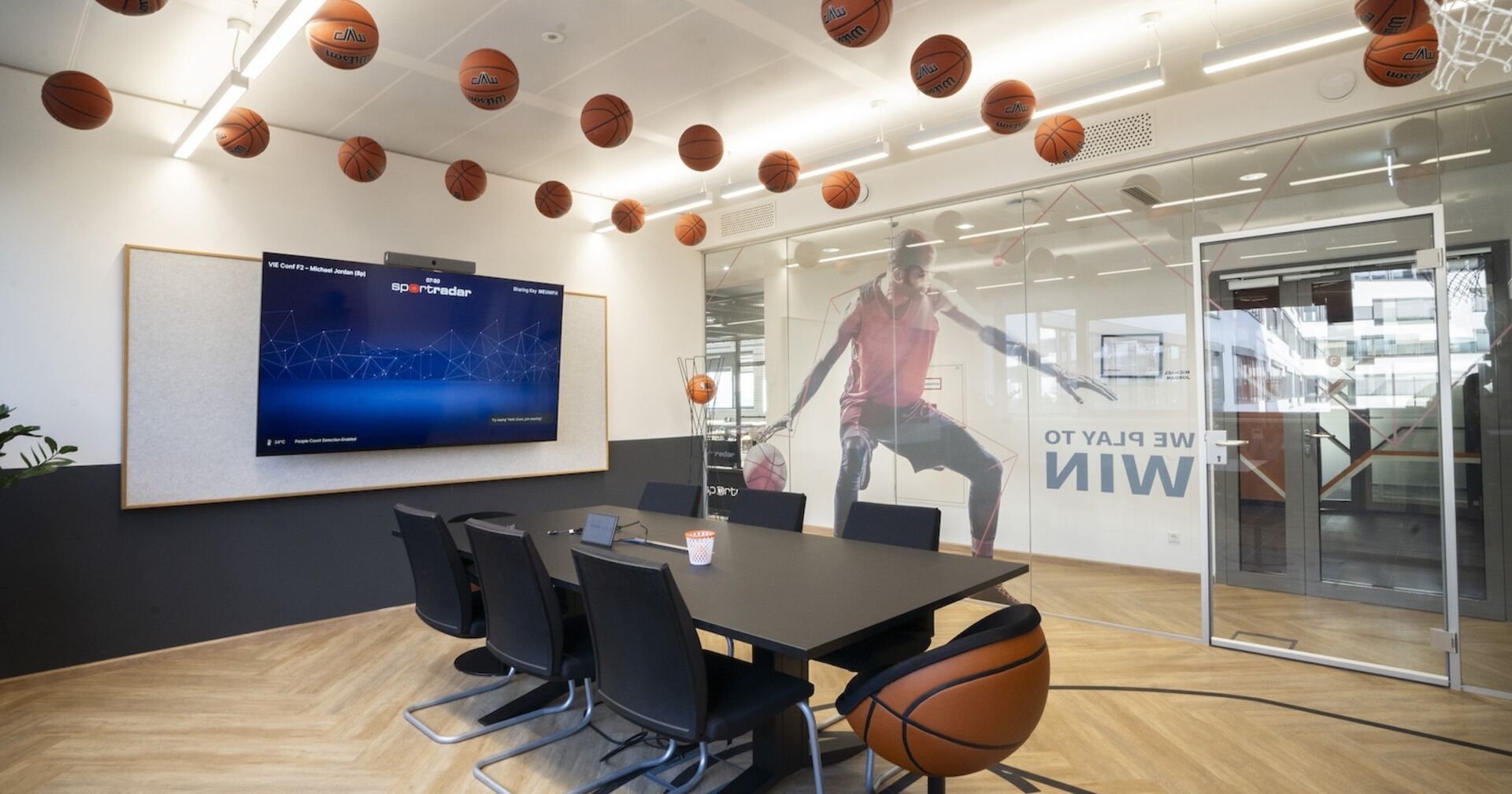 Büro im Basketball-Stil