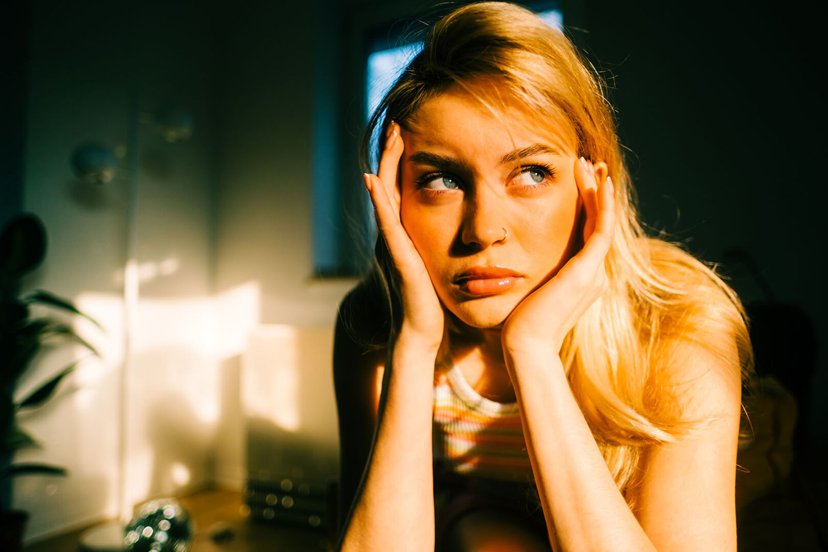 Frau ist erschöpft | Credit: iStock.com/nikkimeel