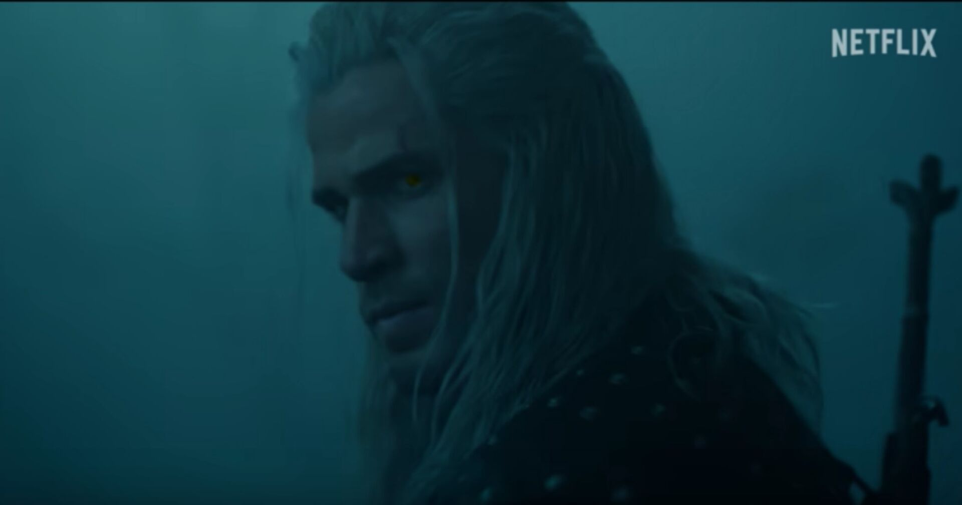 Liam Hemsworth als Witcher