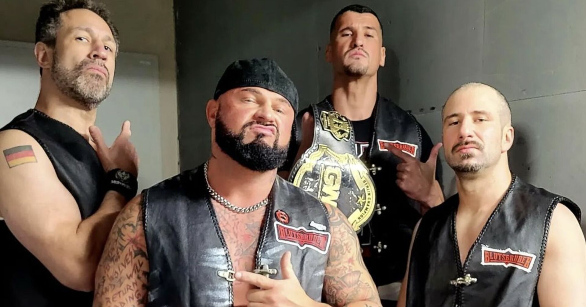 John &quot;Bad Bones&quot; Klinger mit seinen Kumpels.