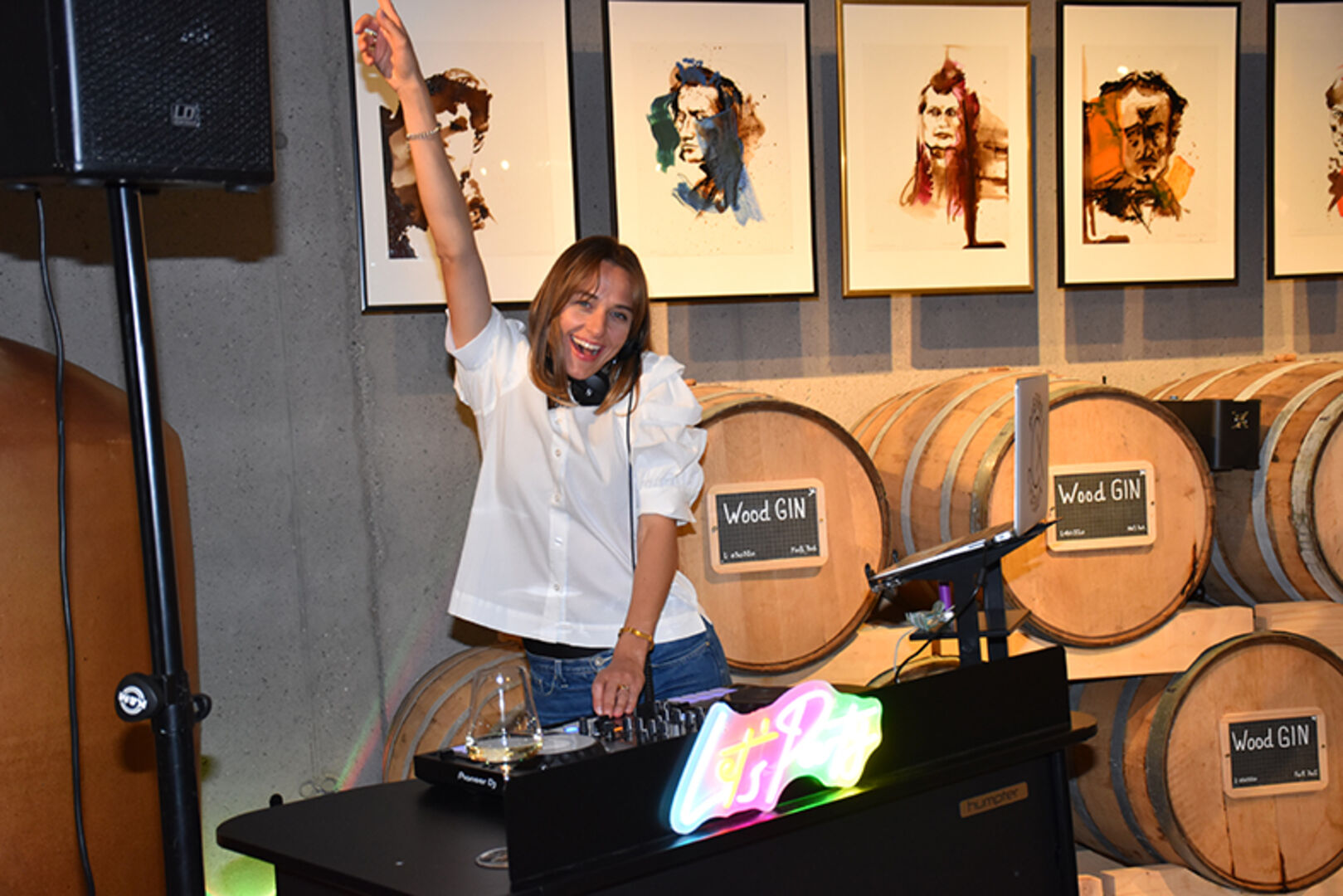 Partysound im Lagerkeller der Bergbrennerei Löwen gabs durch Djane Pierre Ciseaux (Stina Steinscherer)