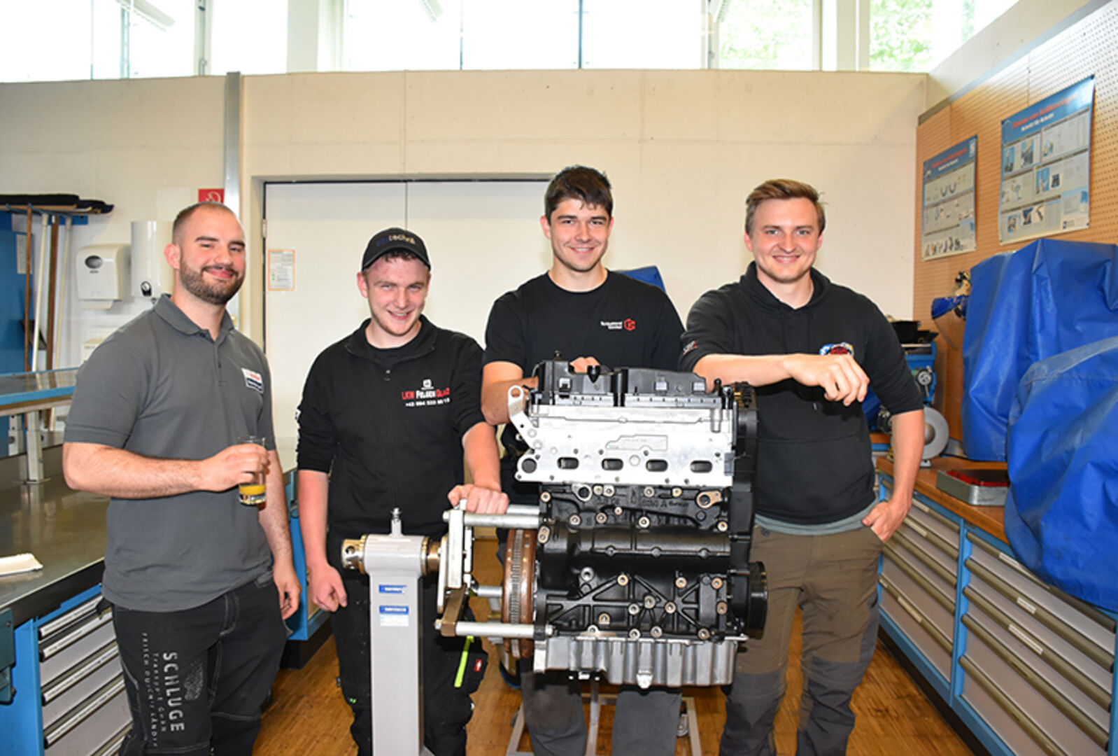 Aleksander Lakitsch, Valentino Müller, Lorenz Mair und Markus Winkler von der AS4a der Landesberufsschule 2 in Bregenz