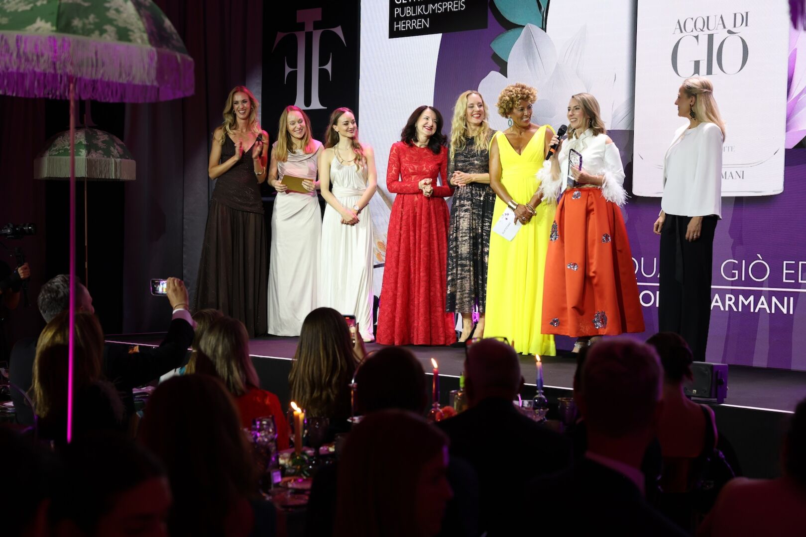 Gruppenbild auf der Bühne