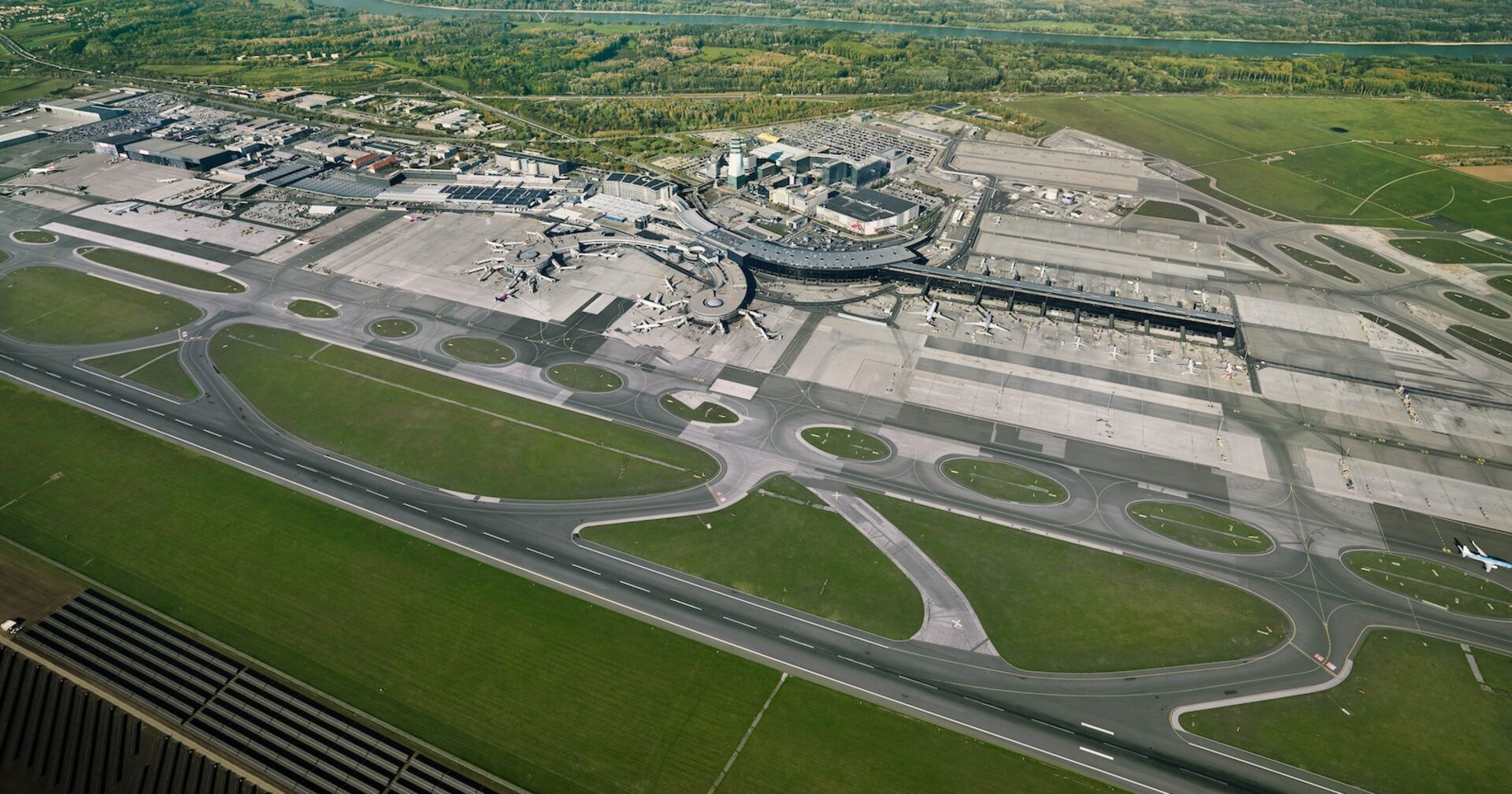 Wiener Flughafen aus der Vogelperspektive