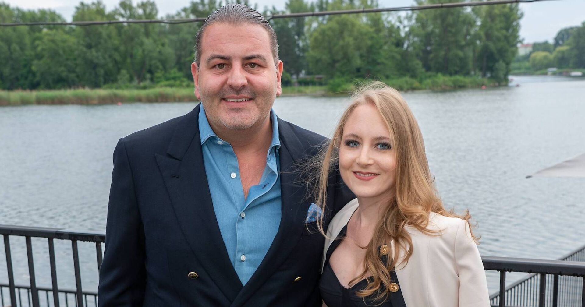 Leo Kohlbauer und Jacky Lugner im Strandcafe Alte Donau in Wien.