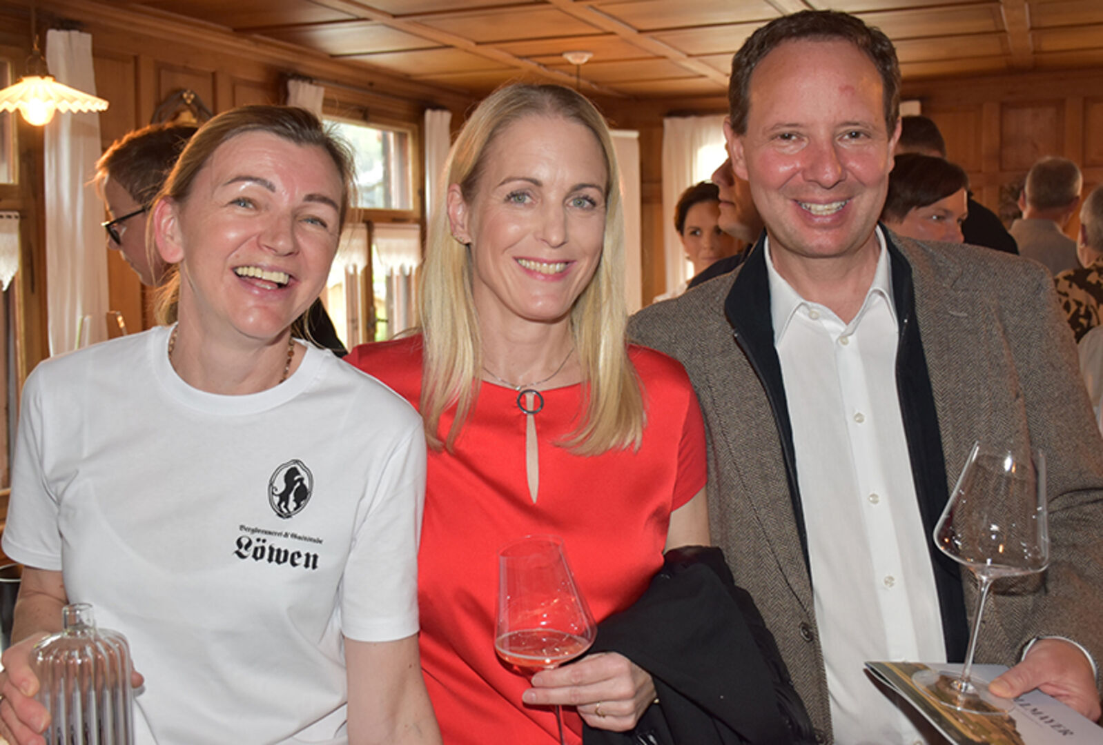 Andrea Elmenreich mit Nicole und Anton Ganthaler (Arztpraxis Ganthaler, Au)