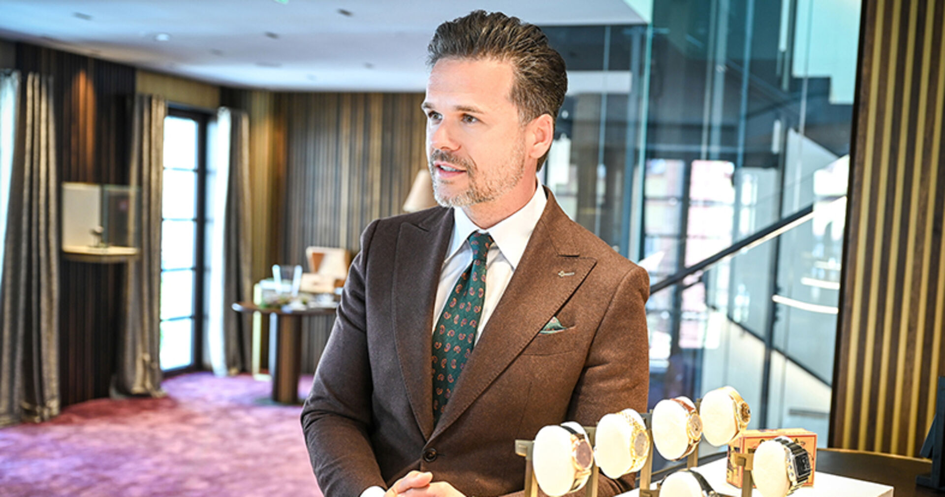 „Wir schenken Glückmomente und  haben mit „Just lucky“ eine neue eigene Huber-Schmuckedition entworfen.“ Dejan Krstovic, Geschäftsführer Huber Bregenz