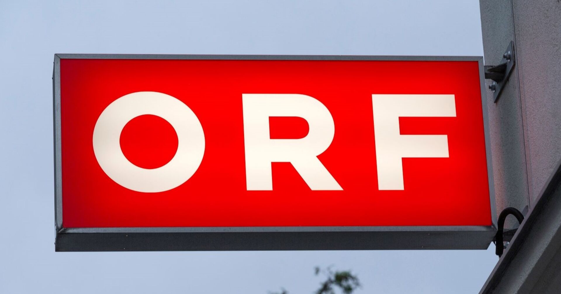 Das ORF Logo an einem Gebäude