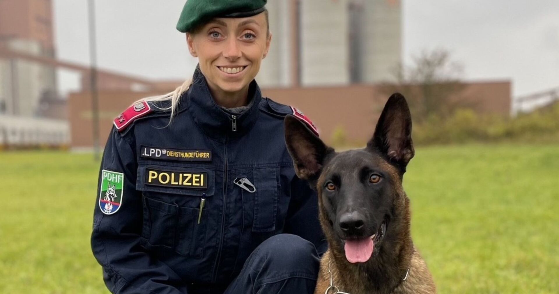 Polizeihund Cox mit Frauchen Andrea.