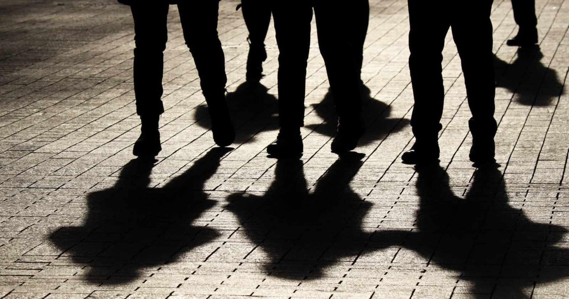 Die Schatten einer Teenagerbande.