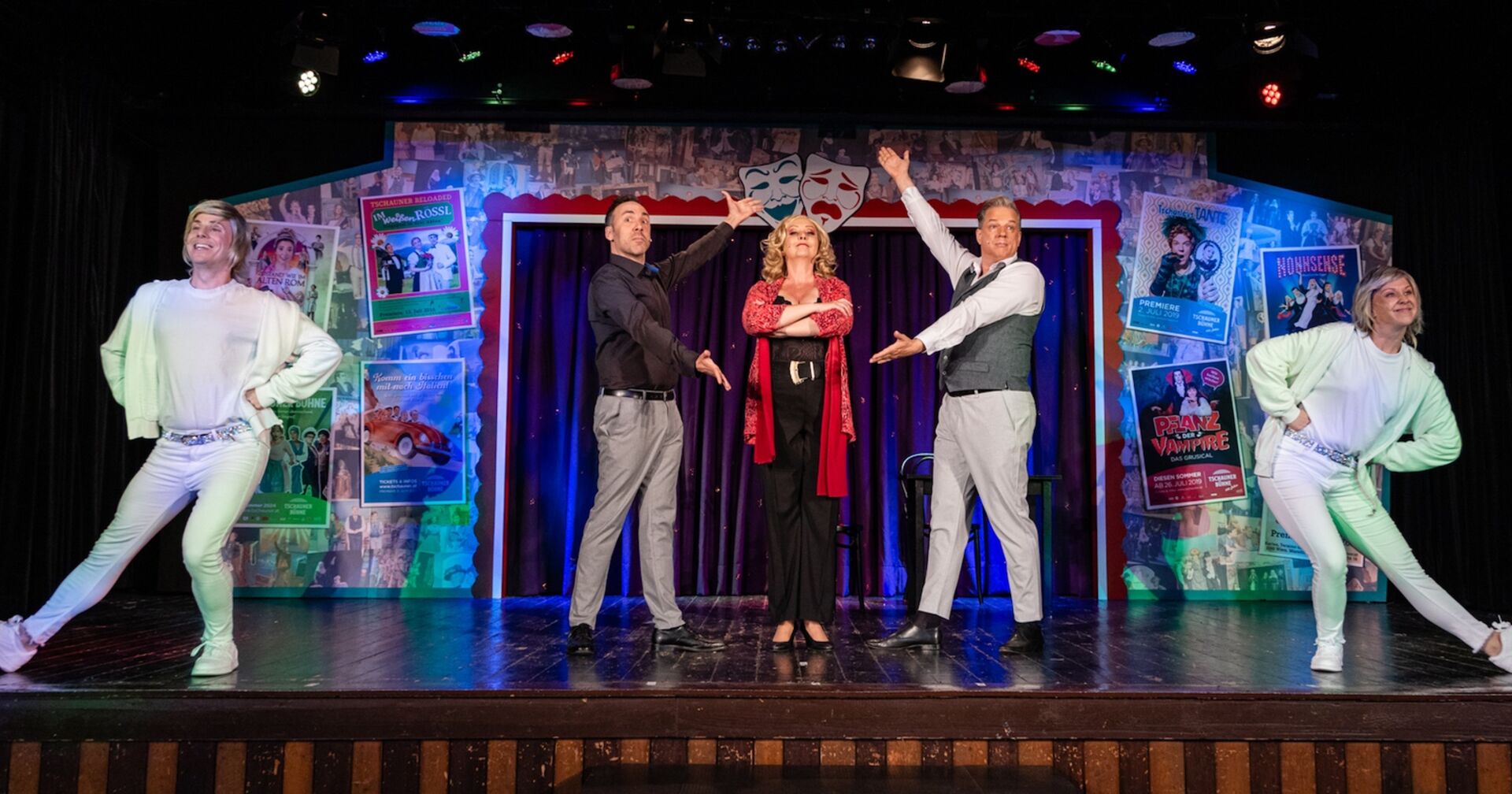 Das Ensemble der Tschauner Bühne bei der Premiere