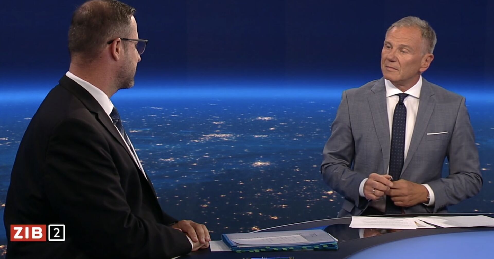 Screenshot: Hafenecker bei Wolf im Studio der ZIB 2