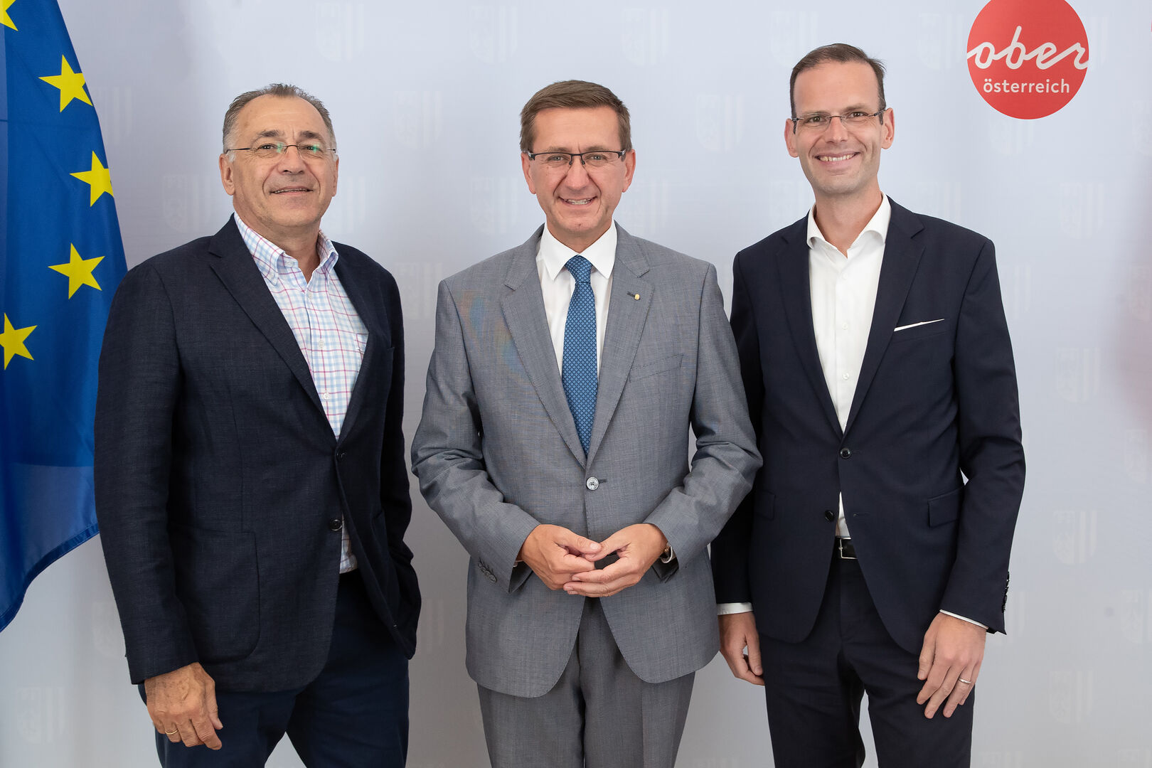 Norbert Draskovits, Geschäftsführer des Linz Airport, Wirtschafts-Landesrat Markus Achleitner und Michael Trestl, CCO von Austrian Airlines.