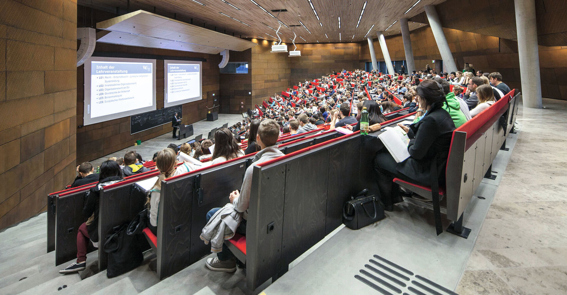 Lange Zeit spiegelte sich die Wichtigkeit der Familienunternehmen an den Universitäten nicht wider. Nun wird das Thema an der WU Wien auch an Studierende vermittelt.