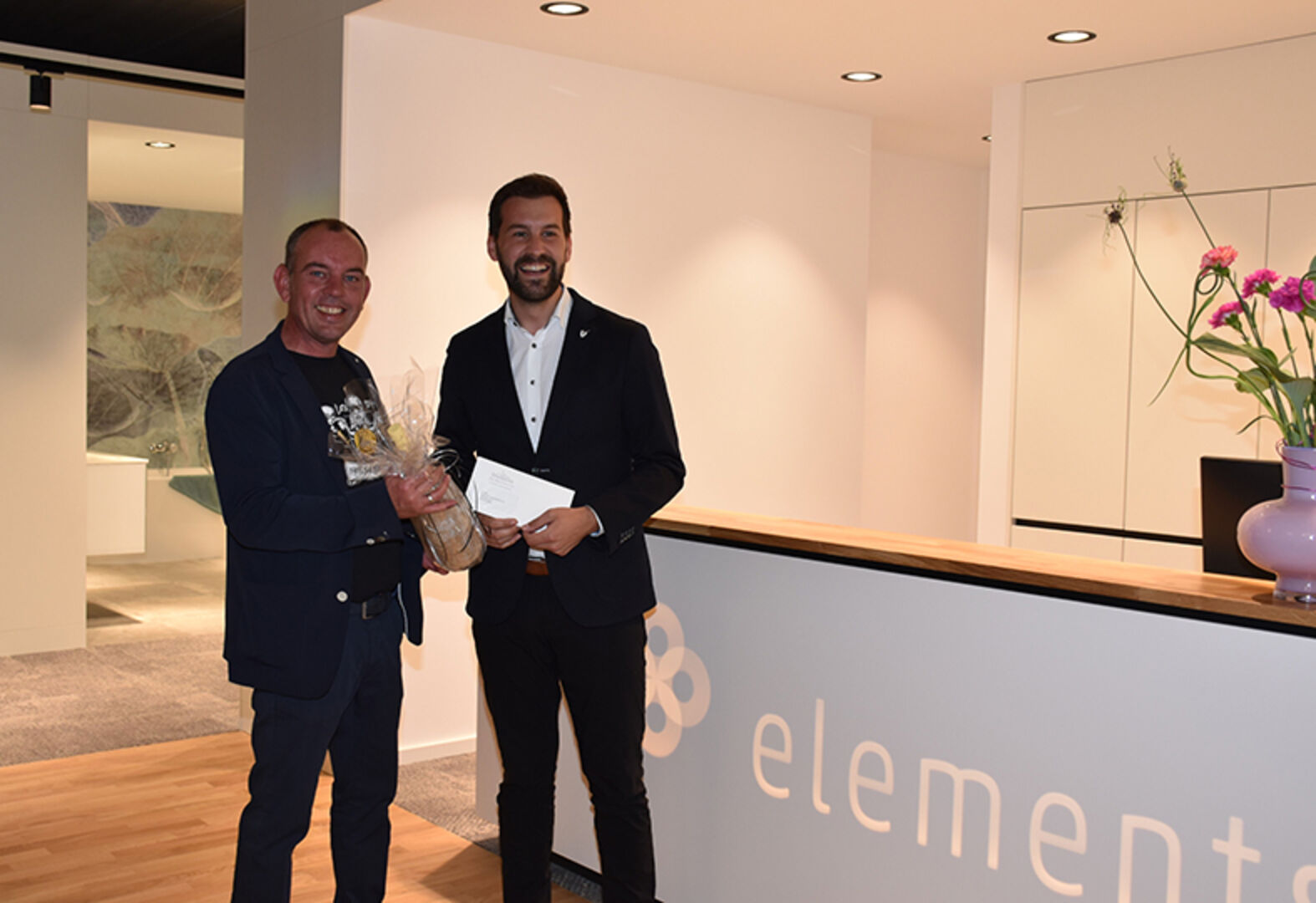 Geschäftsführender Gesellschaft der Schmidt‘s Haustechnik Michael Spalt mit Bludenz-Bürgermeister Simon Tschann