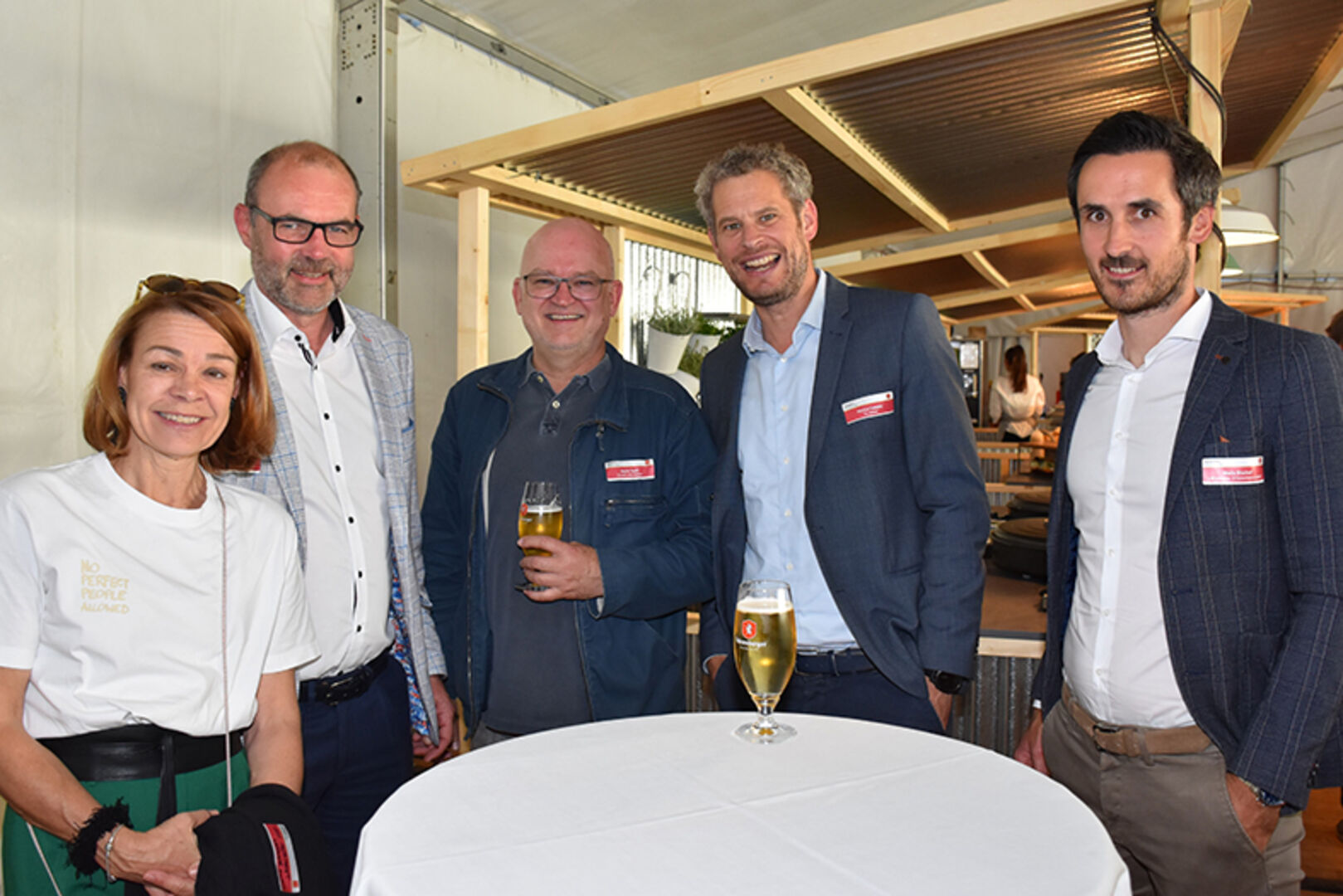 Ulli Gebhart und Martin Wagner (Wagner GmbH), Lehrer Martin Spalt, CEO Markus Comploj (Getzner), GF Mario Bischof (i+R)