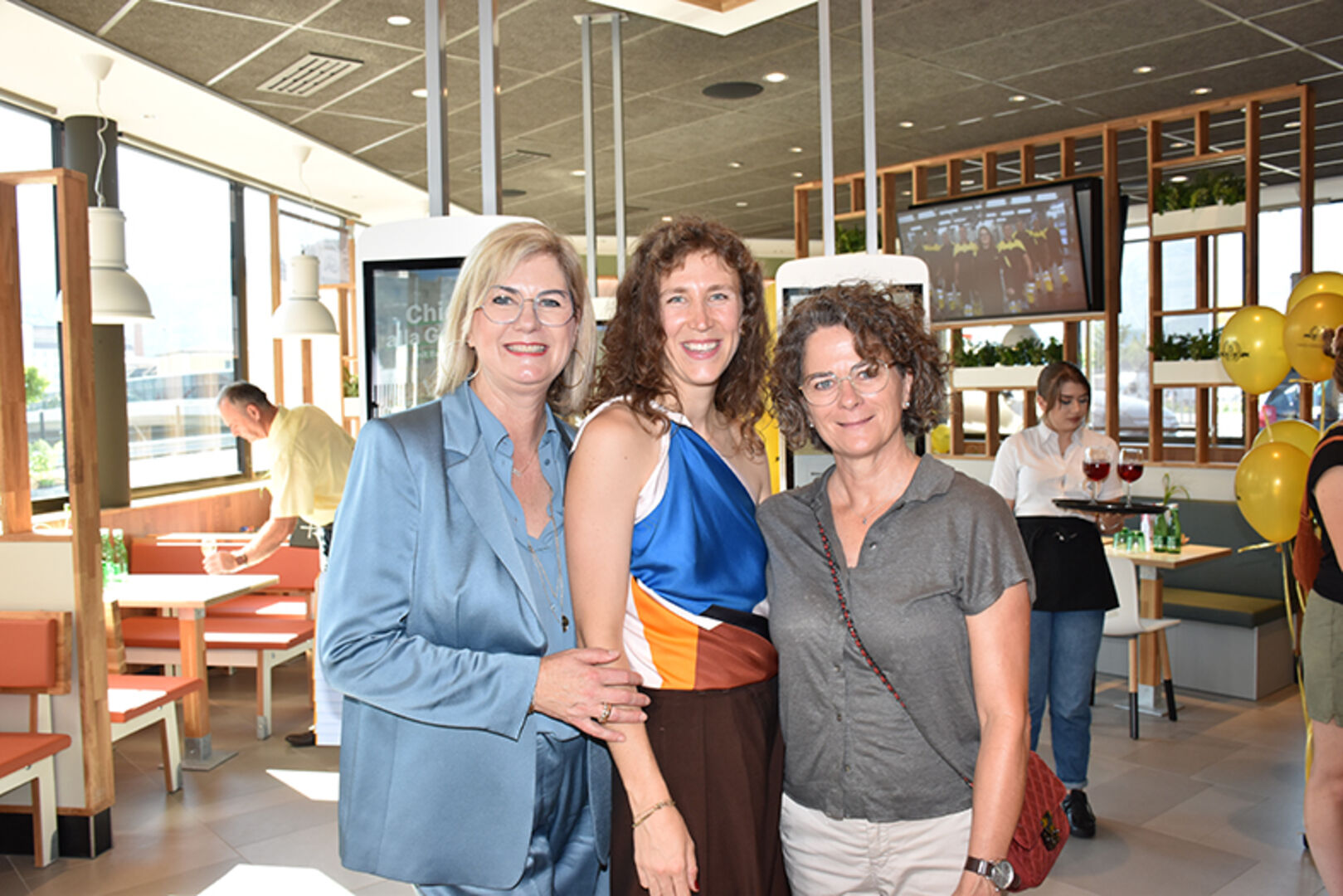 Annette Versluis mit Tochter Barbara und Schwester Elisabeth Fleisch (v.li.)