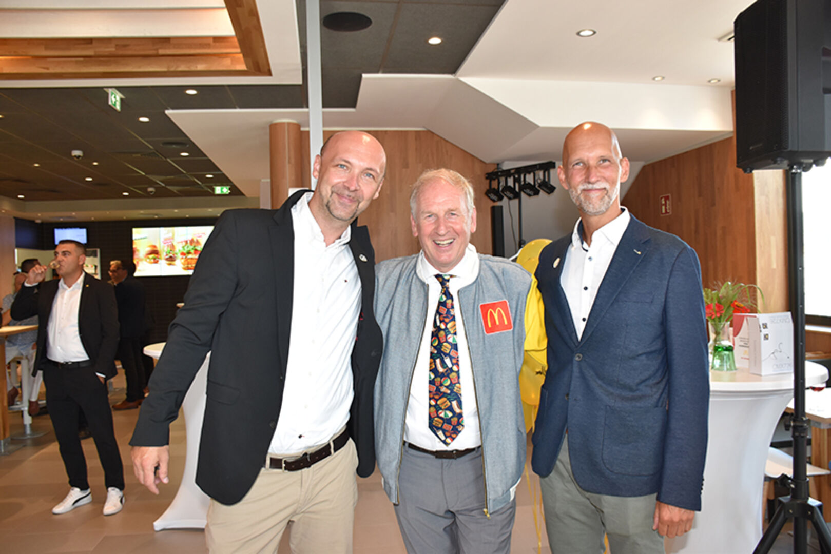 Loek Verluis (mi.) mit McDonald`s Österreich-Manager Mate Serdarusic (Controlling) (re.) und Sven Krohn (Immobilien- und Bauberatung)