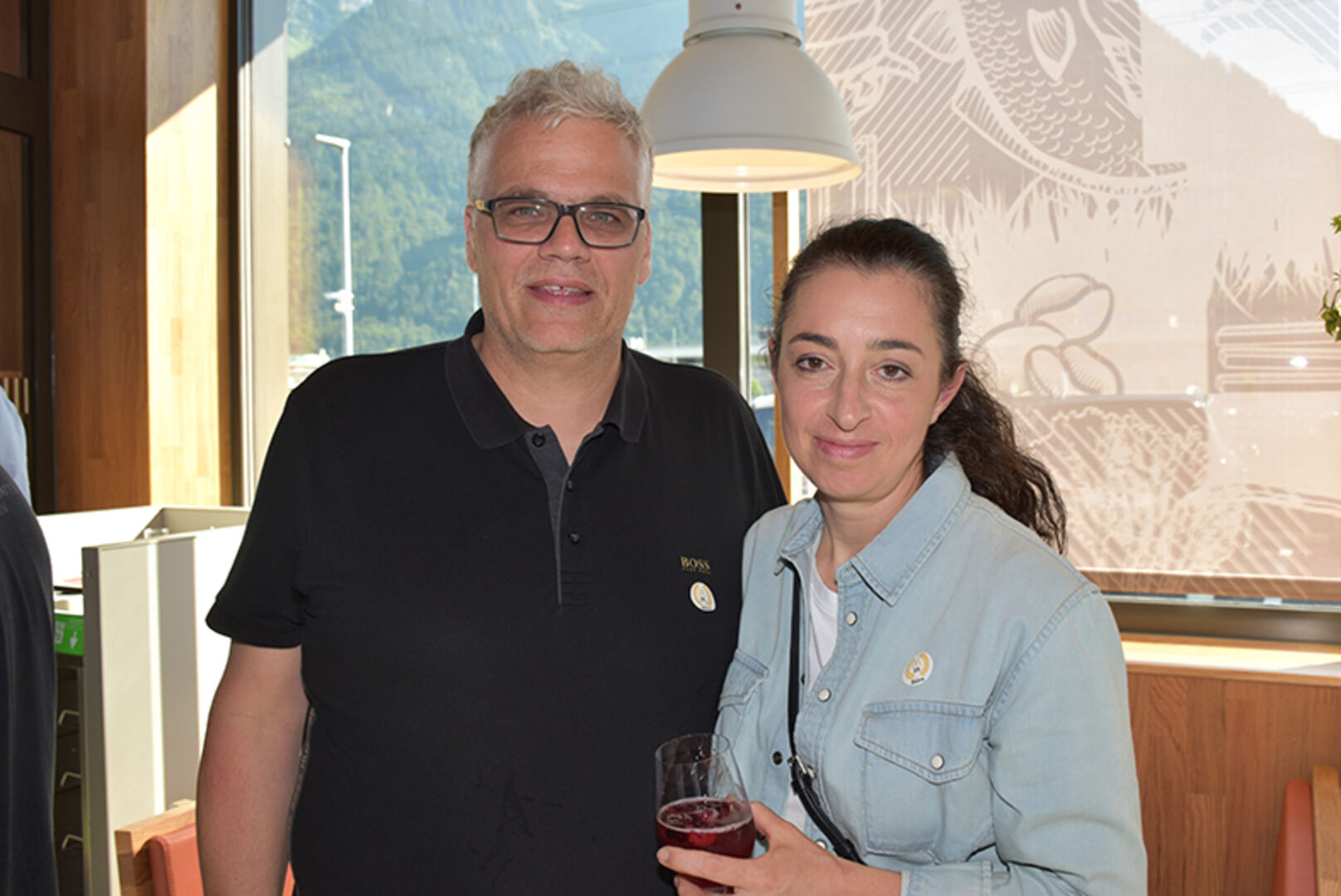 Tobias Stergiotis (GF Gesellschafter Intersport Fischer) mit Sandra Stergiotis