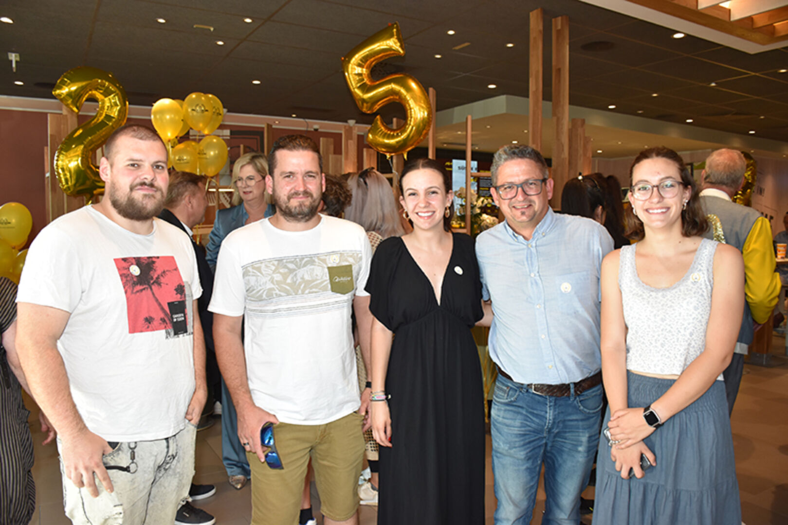 Von Elektro Neyer Bludenz: Oliver Bayer, Florian Noll, Katharina, Jürgen und Valentina Neyer (v.li.)