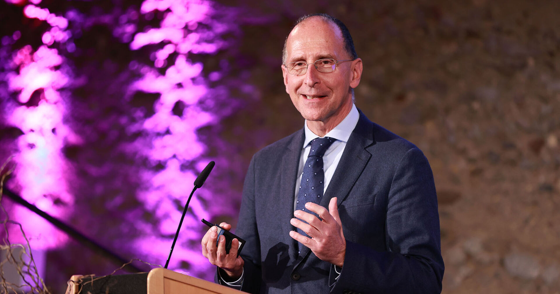 Politikwissenschaftler Peter Filzmaier im Rahmen eines Symposiums der Salzburger Wirtschaftskammer.