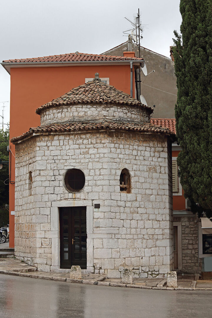 Kapelle der heiligen Dreifaltigkeit | Credit: iStock.com/Baloncici