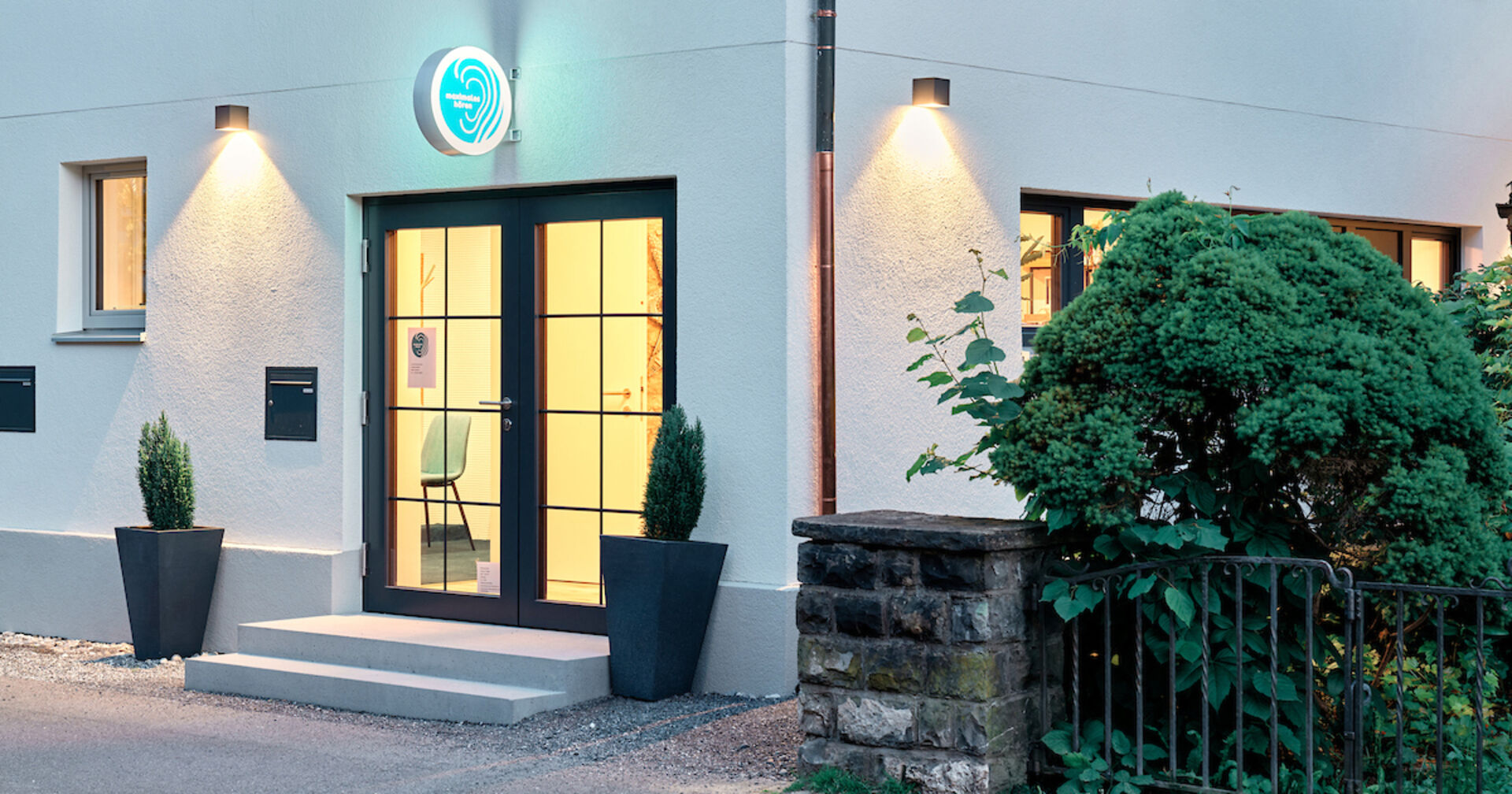 Der Hörakustik-Meisterbetrieb in der Schillerstraße 9 hat im Mai eröffnet.