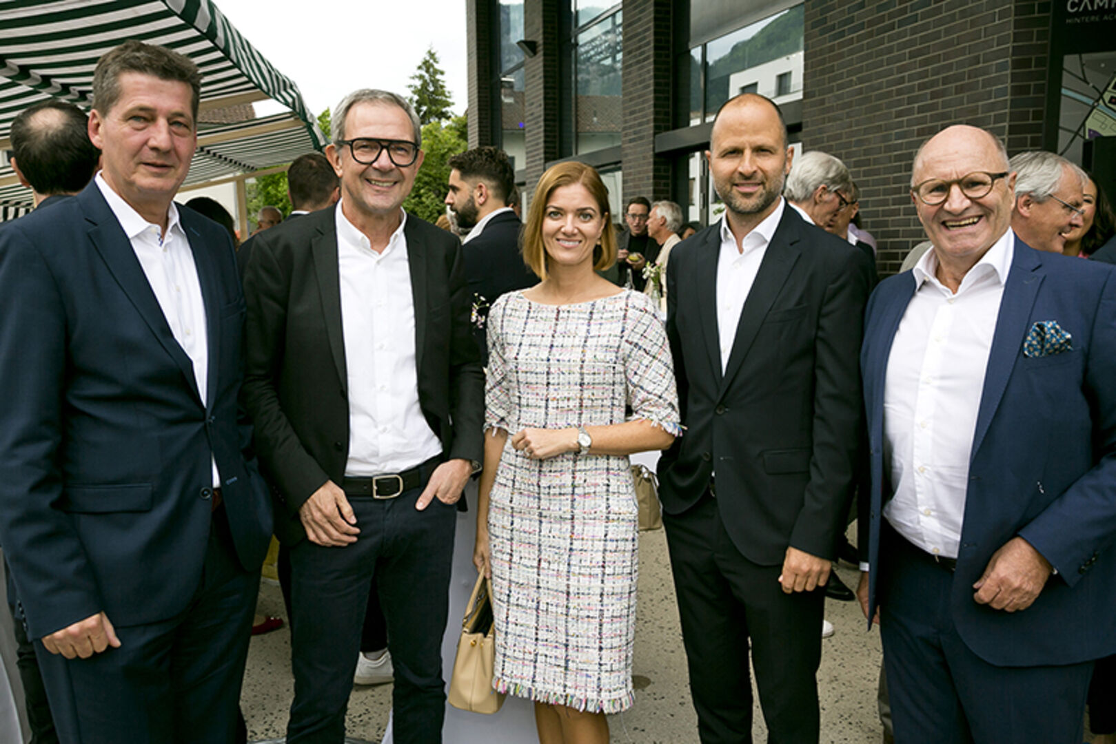 CEO Thomas Lorünser (Photeon), Vorstand Bernhard Ölz (Prisma), Kathrin Cometto, Landesrat Marco Tittler und Festspiel-Präsident Hans-Peter Metzler (v. li.)