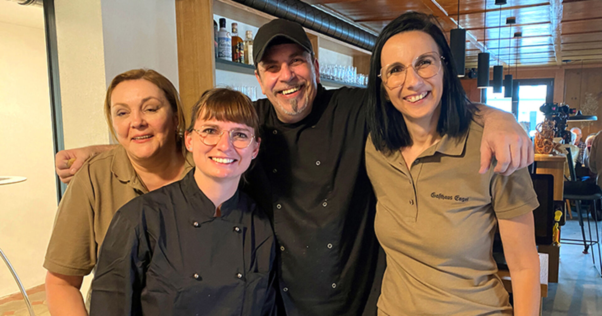 Dragana Koscica (Service), Köchin Natalie Stecher, Küchenchef Christian Schiavini und Wirtin Silke Wagner