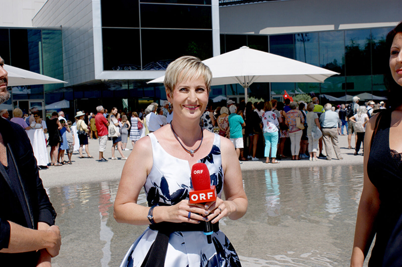 Martina Köberle berichtet live vom Eröffnungstag.