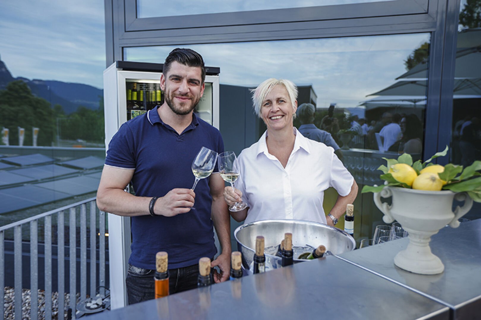 Sommelier Kevin Manahl und Silvia Rossmann (MO Catering)