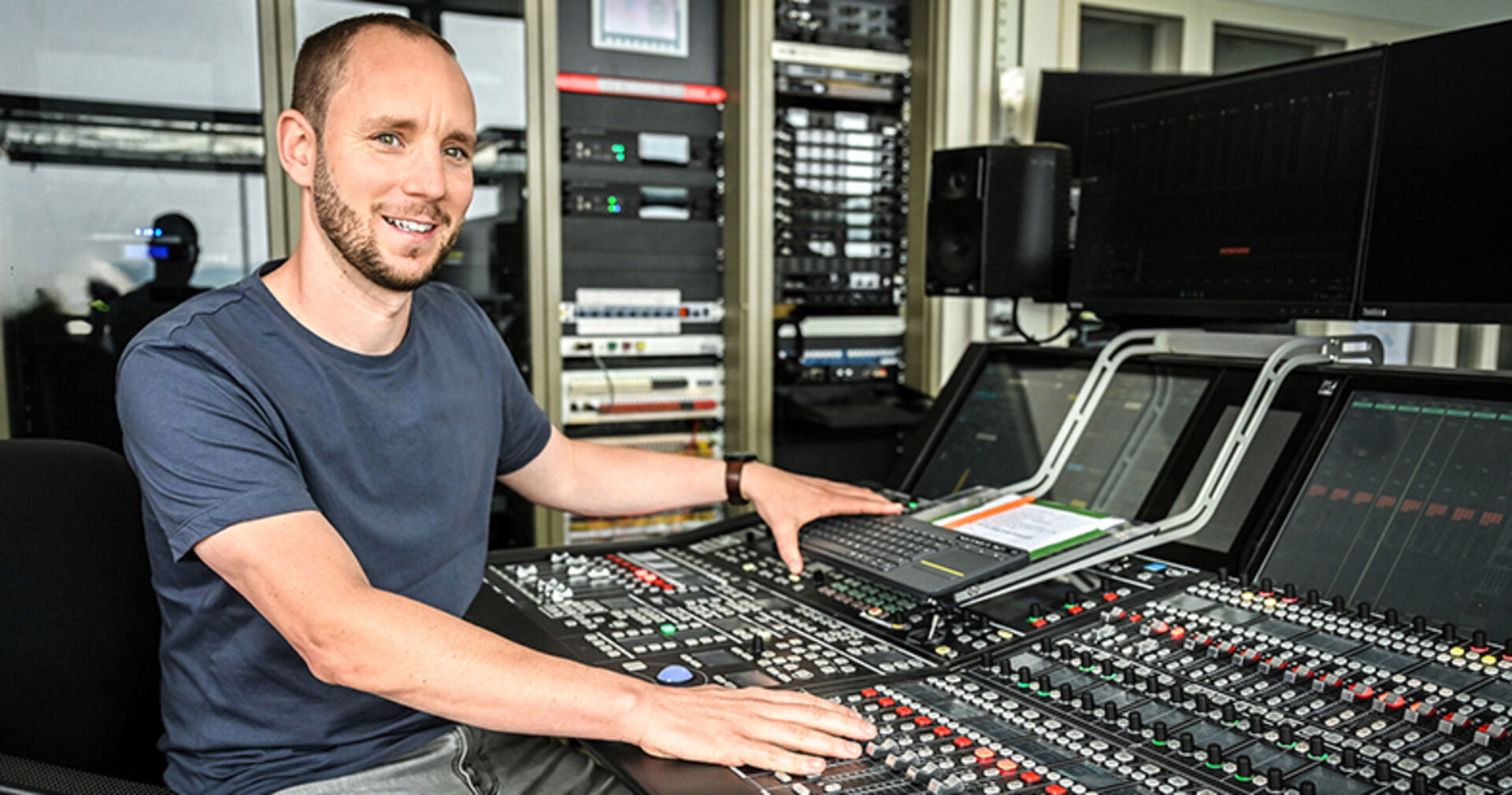 „Je entspannter das Publikum zuhören kann, umso leichter fällt es mir, mich auf Musik und Emotionen einzulassen.“ Clemens Wannemacher, Leiter der Tonabteilung